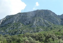 Parcours Aventure Et Randonnée Au Pic St-Loup, Avec Les Moniteurs Escalade De Montpellier Dans L'Hérault Et Du Gard En Languedoc. Sports De Pleine Nature à Sensations.