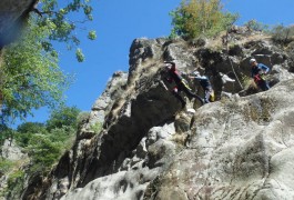 Canyoning Près De Montpellier Au Tapoul, En Plein Coeur Des Cévennes Avec Les Moniteurs D'entre2nature En Languedoc-Roussillon