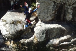 Canyoning En Languedoc-Roussillon, Près De Montpellier Dans L'Hérault. Entre Les Cévennes Et Le Caroux Pour Des Activités à Sensations