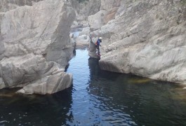 Canyoning Et Saut Géant Dans Le Soucy, Près De Saint-Jean Du Gard, Dans Les Cévennes, à Deux Pas D'Anduze. Entre2nature: Moniteurs De Montpellier.