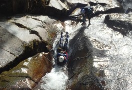 Guide En Canyoning Dans Le Tapoul Entre Les Cévennes Et Le Mont Aigoual: Tobogga, Tyrolienne, Saut Et Rappel