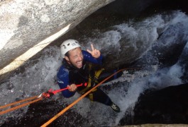 Toboggan Dans Le Canyon Du Tapoul, Au Mont Aigoual, Dans Le Parc Des Cévennes, Avec Des Guides Spécialistes D'activités De Pleine Nature: Dans L'Hérault Et Le Gard