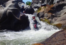 Randonnée Aquatique En Cévennes, Tout Près D'Anduze Dans Le Gard, Aux Frontières De L'Hérault. Avec Les Moniteurs D'Entre2nature