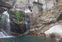 Canyoning En Cévennes Au Tapoul, Près De Montpellier, Entre L'Hérault Et Le Gard, Avec Les Moniteurs D'entre 2 Nature