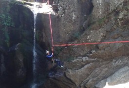 Tyrolienne Splash En Canyoning Au Tapoul Avec Les Moniteurs De Montpellier