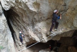 Via-ferrata Du Thaurac Près De Montpellier Avec Des Moniteurs Professionnels De L'escalade Et Du Canyon Dans L'Hérault Et Le Gard