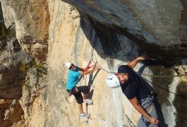 Entre 2 Nature: Sports De Pleine Nature Dans L'Hérault Et Le Gard. Via-ferrata, Canyoning, Escalade Et Randonnée-rappel