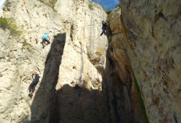 Pont De Singe Sur La Via-ferrata Du Liaucous. Tyrolienne Et Pont Népalais...