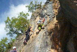 Viaferrata Et Moniteurs Des Cévennes, Basé Sur Montpellier Dans L'Hérault, En Languedoc