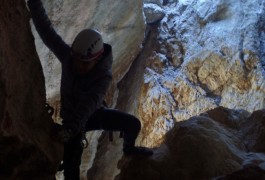 Via-ferrata Du Thaurac à Saint-Bauzille De Putois Près De Montpellier Avec Les Moniteurs Spécialistes De L'escalade Et Du Canyon