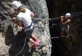 Sports Nature Près De Millau, Dans La Via-ferrata Du Liaucous. Canyoning, Escalade Et Parcours Aventure...