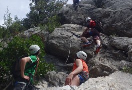 Via-ferrata Et Activité De Pleine Nature Dans L'Hérault Et Le Gard Près De Montpellier. Accompagné Par Des Moniteurs Professionnels De L'escalade Et Du Canyon.