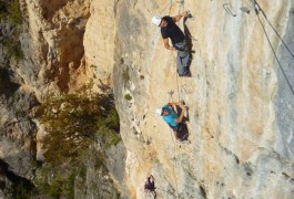 Via-ferrata Du Liaucous Avec Les Moniteurs D'entre 2 Nature, Basé Sur Montpellier