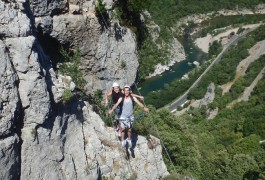 Via-ferrata Et Spprts De Pleine Nature Près De Montpellier Dans L'Hérault Et Le Gard Avec Les Moniteurs D'entre2nature