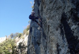 Via-ferrta Du Thaurac Et Rappel Dans Le Thaurac Avec Les Moniteurs Spécialistes De L'escalade Et Du Canyon