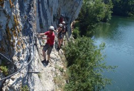 Via-ferrata Du Vidourle Près Du Gard, Dans L'Hérault, Accompagné Des Guides De Pleine Nature De Montpellier. Sports De Pleine Nature Pour Petits Et Grands.