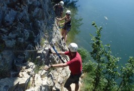 Via-ferrata Du Vidourle Au Bord De L'eau Dans L'Hérault En Languedoc. Encadrement Par Des Guides Professionnels De Sports De Pleine Nature Dans Tous Le >Languedoc-Roussillon.