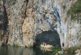 Via-ferrata Du Vidourle à Saint-Sériès, Près De Montpellier Et Lunel Dans L'Hérault, Aux Frontières Du Gard En Languedoc-Roussillon.