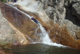 Toboggan Géant En Canyoning Découverte, Au Rec Grand, Tout Près De Montpellier, Avec Les Moniteurs D'entre2nature De L'Hérault Et Du Gard En Languedoc-Roussillon