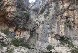 Rappel Et Randonnée Dans Le Canyon Du Verdus, Tout Près De Saint-Guilhem Le Désert, Dans Le Département De L'Hérault, Accompagné Des Moniteurs D' Entre 2 Nature. De Montpellier