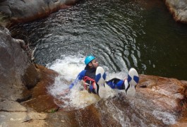 Toboggan Et Canyoning Au Rec Grand Dans L'Hérault, Tout Près De Montpellier, Pour Une Découverte Du Parc Naturel Du Haut Languedoc Avec Les Moniteurs D'entre 2 Nature