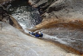 Toboggan Naturel Géant, Pour Ce Canyon Aquatique Et Ludique Dans Le Rec Grand. Découverte Du Caroux Dans L'Hérault En Languedoc-Roussillon Près De Montpellier