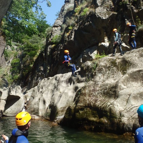 Canyoning Dans Les Cévennes En Lozère, Au Canyon Du Tapoul, Avec Les Moniteurs De L'Hérault.