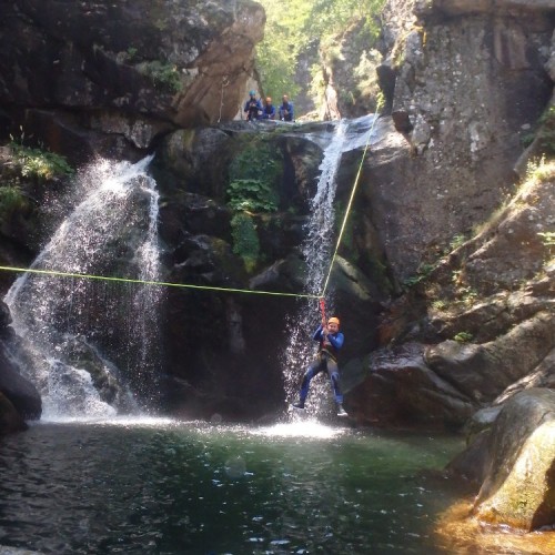 Canyoning Dans Les Cévennes En Lozère, Dans Le Canyon Du Tapoul Et Sa Tyrolienne