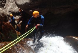 Rappel En Canyoning Dans Les Cévennes Au Tapoul, Entre Le Gard Et L'Hérault