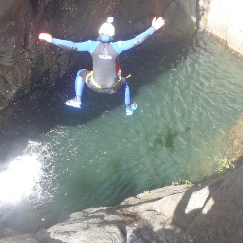 Canyoning Dans Le Tapoul En Cévennes Avec Des Sauts à Gogo. Entre Gard Et Hérault.