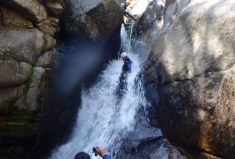 Canyoning Et Toboggan Dans Les Cévennes, Près Du Gard Et De L'Hérault, En Lozère.