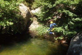 Canyon Du Rec Grand Au Caroux. Nature Et Découverte En Famille Ou Entre Amis