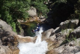 Toboggan En Canyon Près Du Vigan Dans Les Cévennes