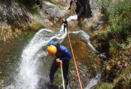 Canyoning Et Descente En Rappel Dans Le Caroux, Avec Les Moniteurs De Montpellier, Dans L'Hérault