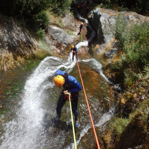 Canyoning Et Descente En Rappel Dans Le Caroux, Avec Les Moniteurs De Montpellier, Dans L'Hérault