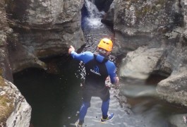 Saut En Canyoning Dans L'Hérault Près De Montpellier, Au Coeur Du Caroux