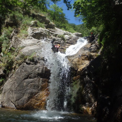 Canyoning En Cévennes Dans Les Cascades D'Orgon Près Du Vigan Et De Ganges