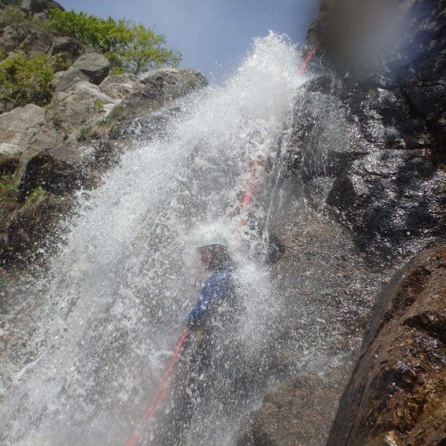 Canyoning Dans Le Gard En Cévennes Près Du Vigan, Pour Un Enchaînement De Rappels