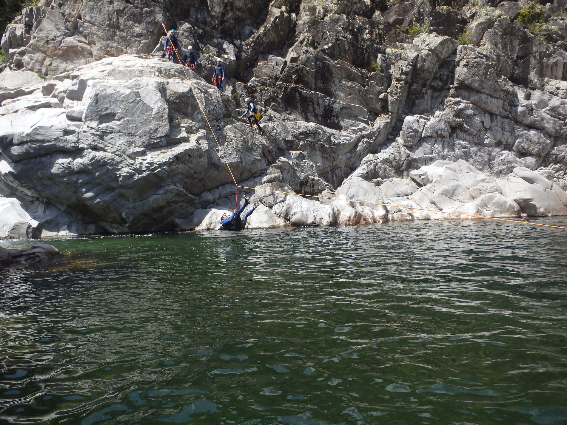 enterrement-canyoning-montpellier-herault-garcon