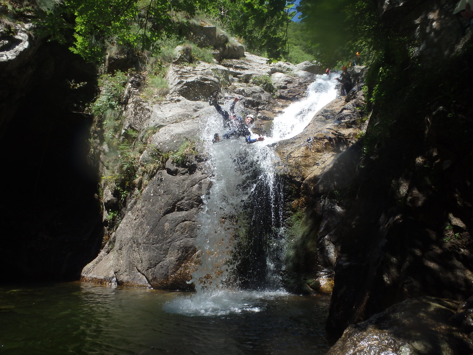 enterrement-garcon-canyoning-filles-montpellier