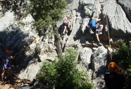 Escalade Pour Débutants En Initiation Pour Une Découverte De L'Hérault Et Du Gard