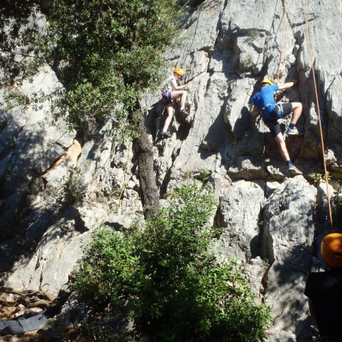 Escalade Pour Débutants En Initiation Pour Une Découverte De L'Hérault Et Du Gard