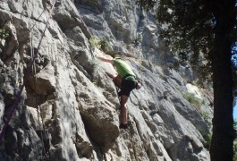 Escalade Pour Débutants Près De Montpellier Dans L'Hérault Et Le Gard