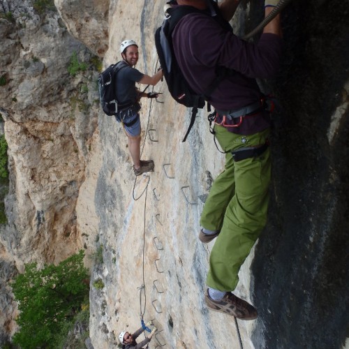 Via-ferrata En Aveyron Dans Le Liaucous Près De Millau, Avec Des Moniteurs De Pleine Nature