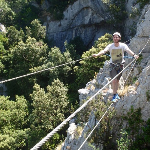 Via-ferrata Et Pont De Singe Au Thaurac Près De Montpellier Et Ganges