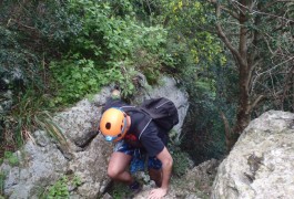 Moniteur D'escalade Au Pic Saint-Loup Pour Une Découverte De L'Hérault