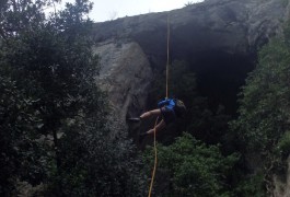 Rappel Avec Les Moniteurs D'escalade De Montpellier