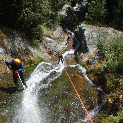 Canyoning Et Rappel Dans Le Ruisseau D'Albès Dans Le Parc Naturel Du Haut Languedoc