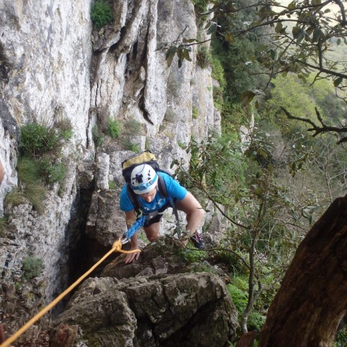 Rappel Avec Les Moniteurs D'escalade De Montpellier