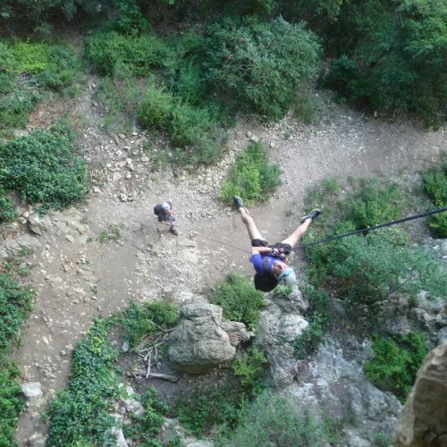 Rappel Au Pic Saint-Loup Près De Montpellier Dans L'Hérault Et Le Gard